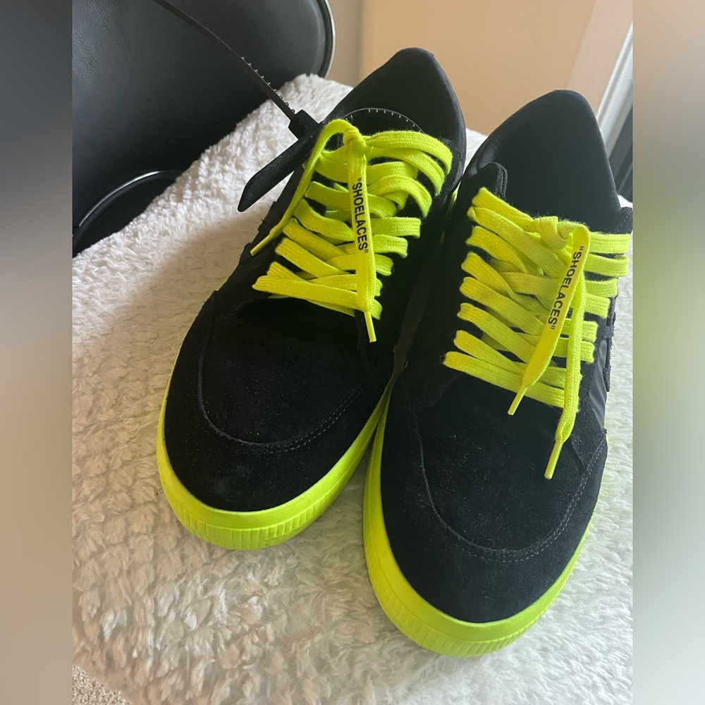 Off white’ black Low vulcanized’ sneaker| Men’s sneakers | size 13US